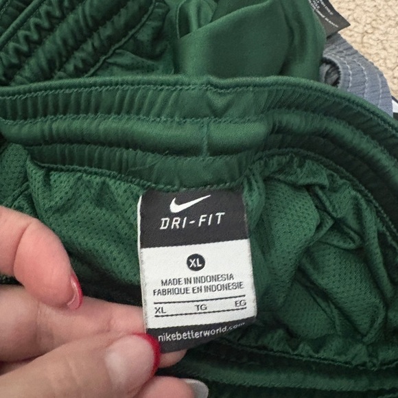 Boys Bottoms 13 Piece Lot L/XL 14-16 18-20 Pants Joggers Shorts Athletic Casual - Picture 15 of 15